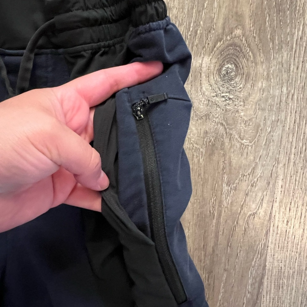 Lululemon men’s City Commute Short *9" True Navy - Picture 8 of 10